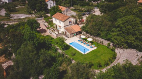Village Villa „ M „